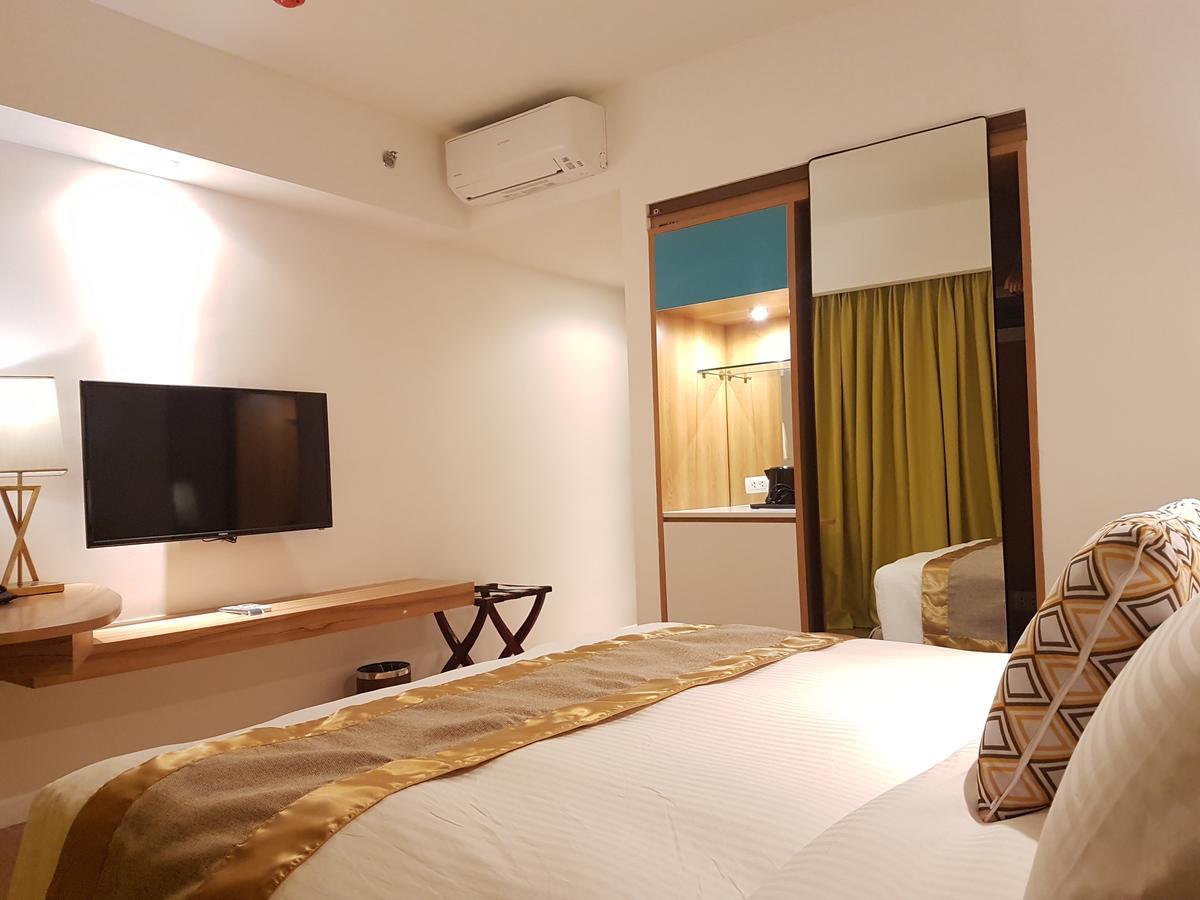 Ferra Hotel And Garden Suites Balabag  Εξωτερικό φωτογραφία