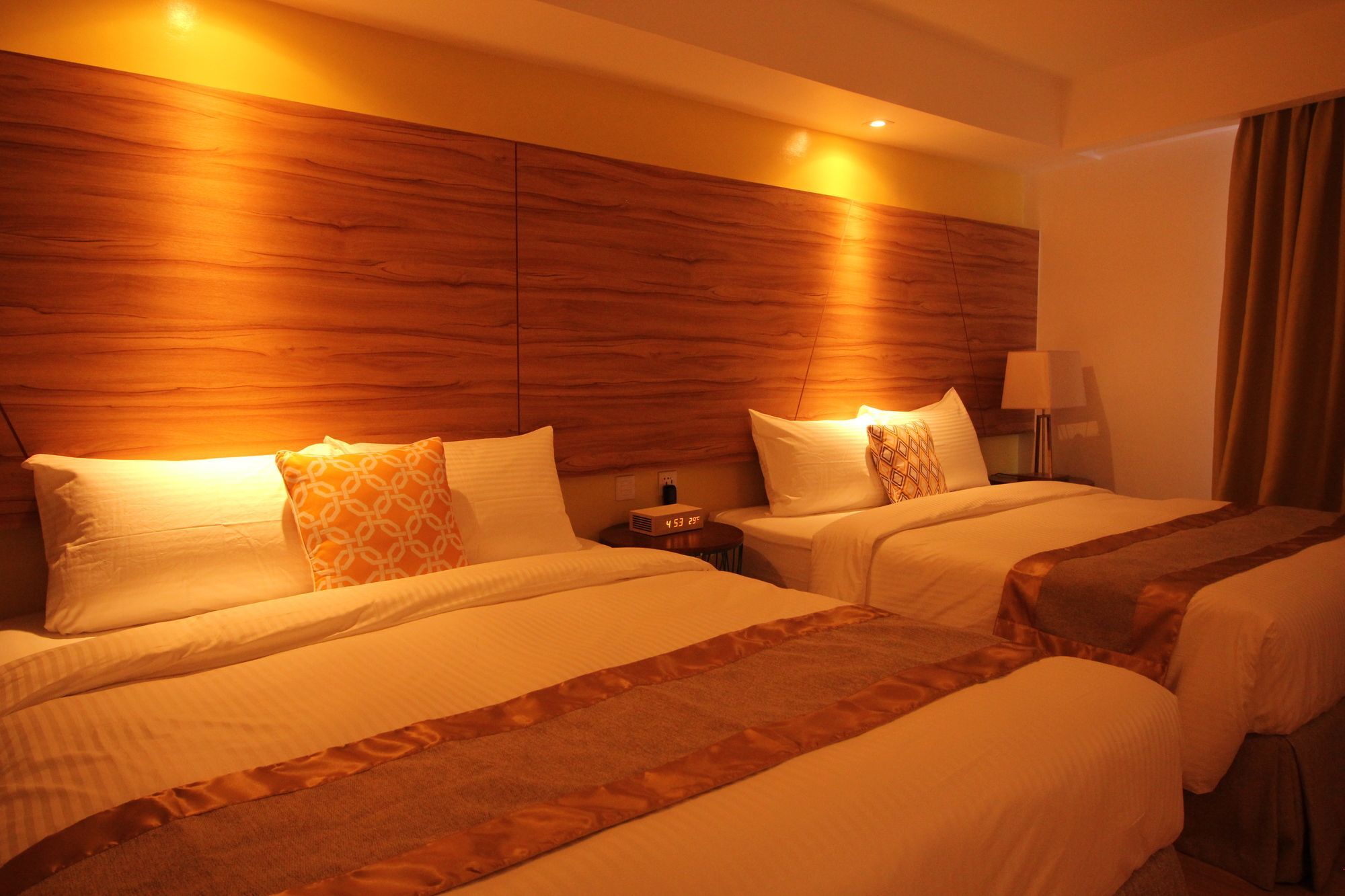Ferra Hotel And Garden Suites Balabag  Εξωτερικό φωτογραφία
