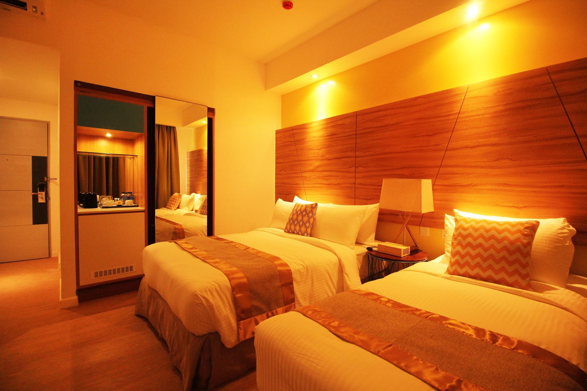 Ferra Hotel And Garden Suites Balabag  Εξωτερικό φωτογραφία
