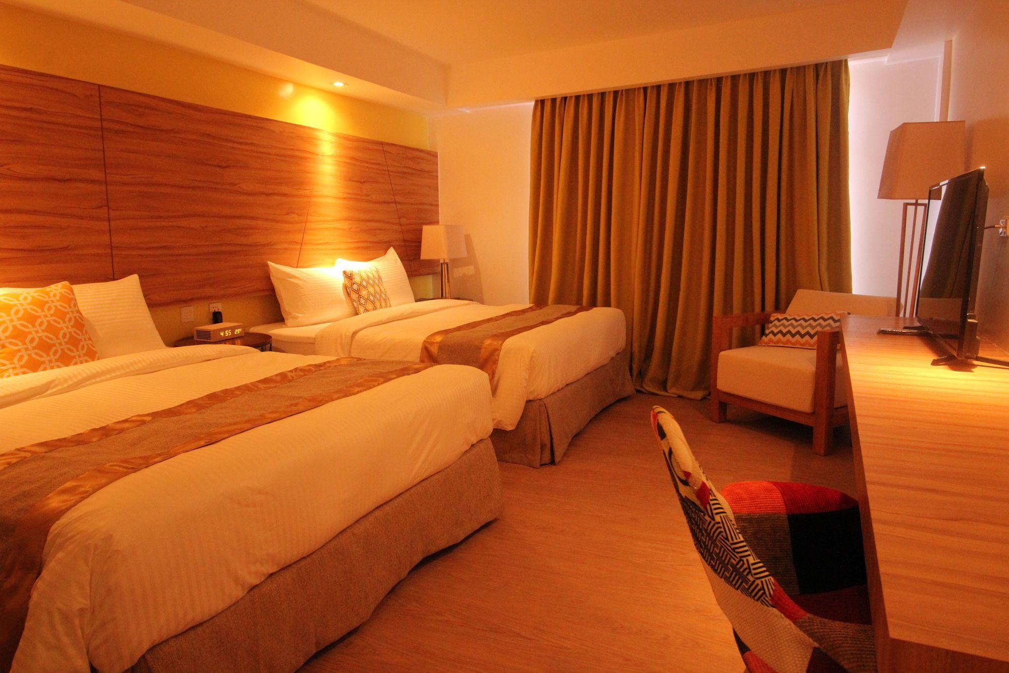 Ferra Hotel And Garden Suites Balabag  Εξωτερικό φωτογραφία